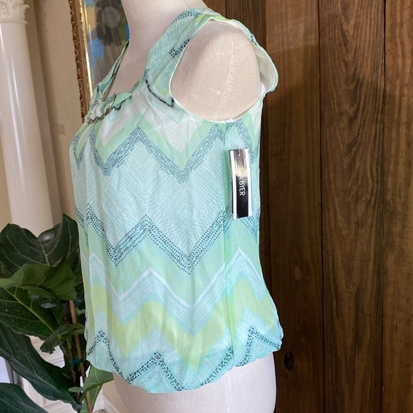 A. Byer Women’s Blouse - Picture 4 of 7